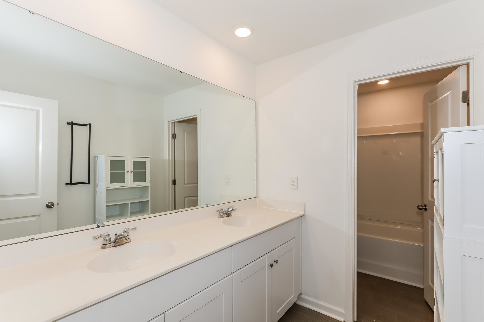 1126 Joywood Dr. Photo 17