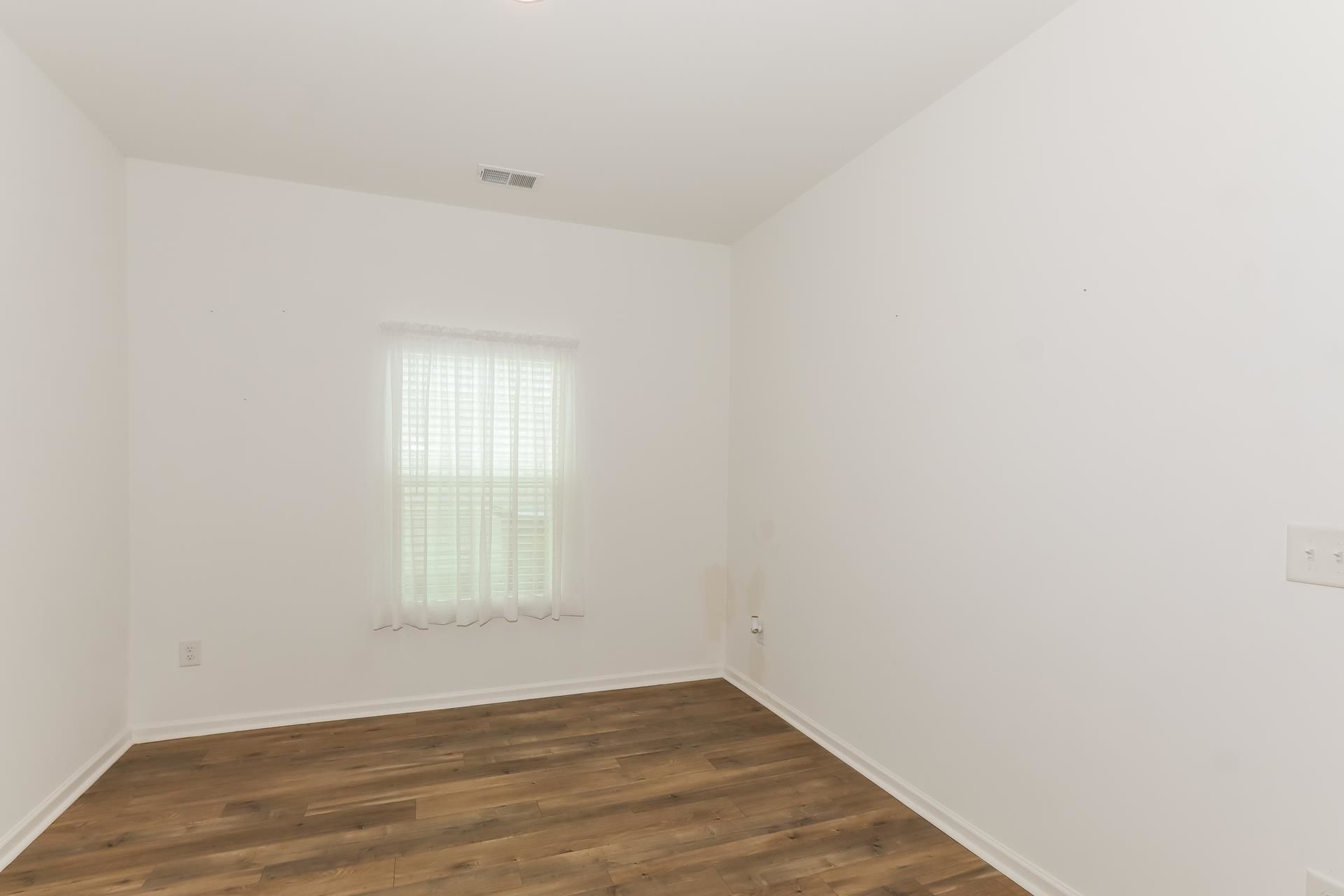 1126 Joywood Dr. Photo 6