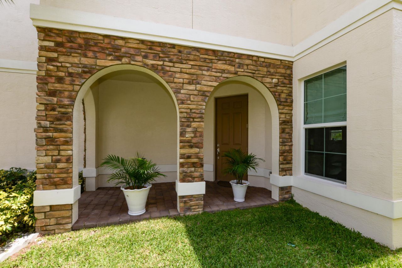 713 NW Leonardo Circle, Unit 713, Port Saint Lucie, FL 34986 Photo