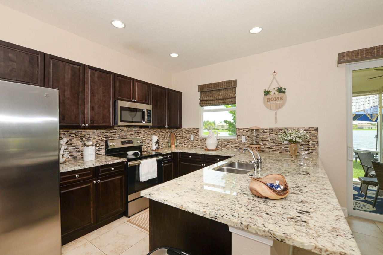 713 NW Leonardo Circle, Unit 713, Port Saint Lucie, FL 34986 Photo