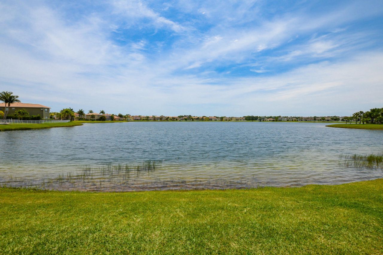 713 NW Leonardo Circle, Unit 713, Port Saint Lucie, FL 34986 Photo