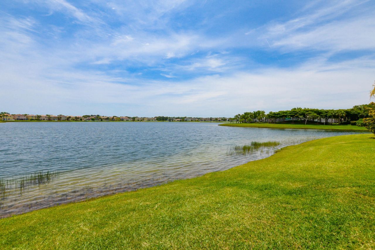 713 NW Leonardo Circle, Unit 713, Port Saint Lucie, FL 34986 Photo