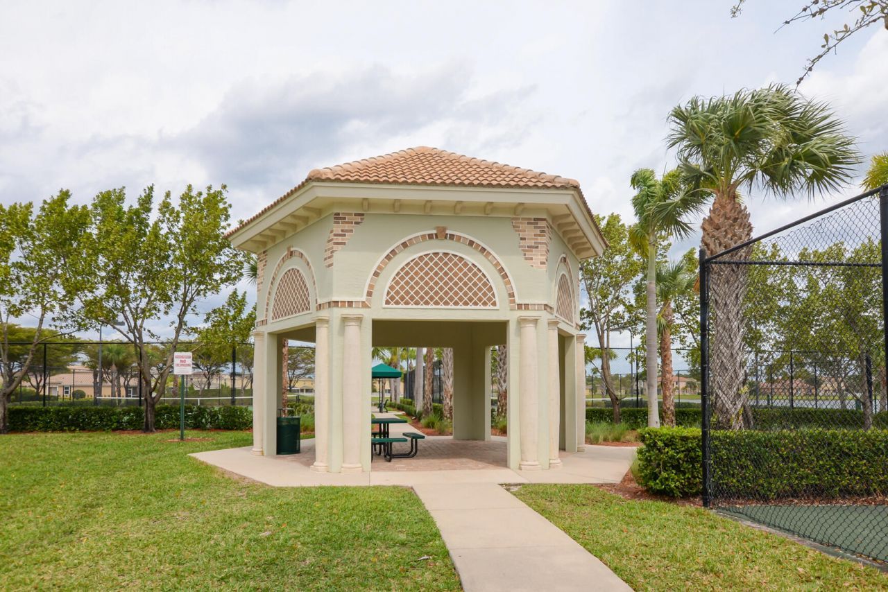 713 NW Leonardo Circle, Unit 713, Port Saint Lucie, FL 34986 Photo