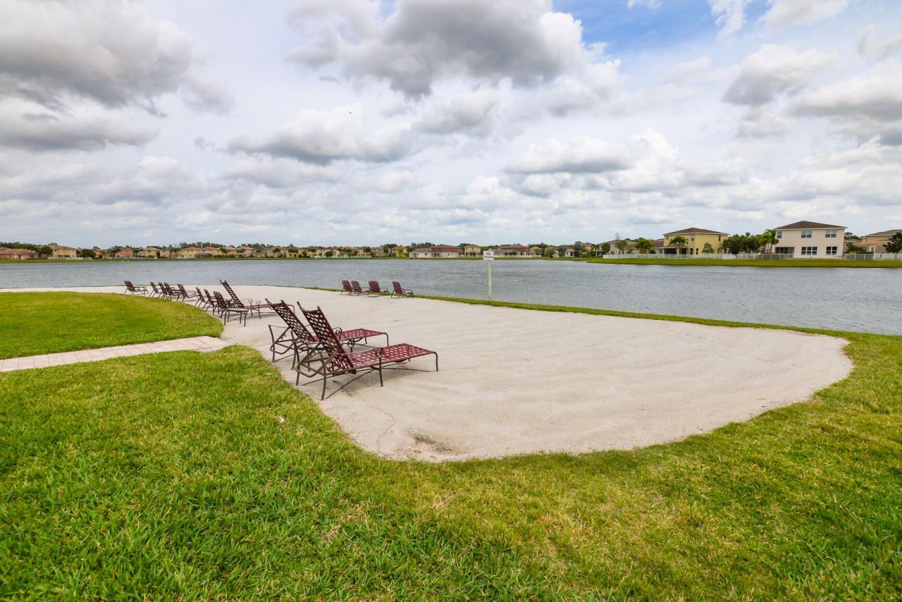 713 NW Leonardo Circle, Unit 713, Port Saint Lucie, FL 34986 Photo