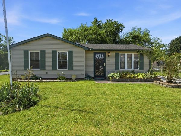 1565 Rock Creek Drive , Grove City, OH 43123