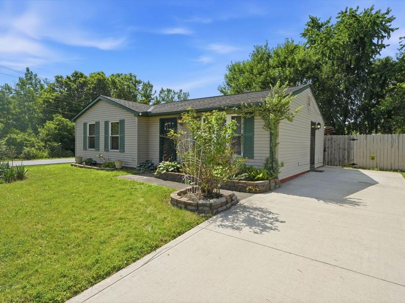 1565 Rock Creek Drive , Grove City, OH 43123 Photo 2