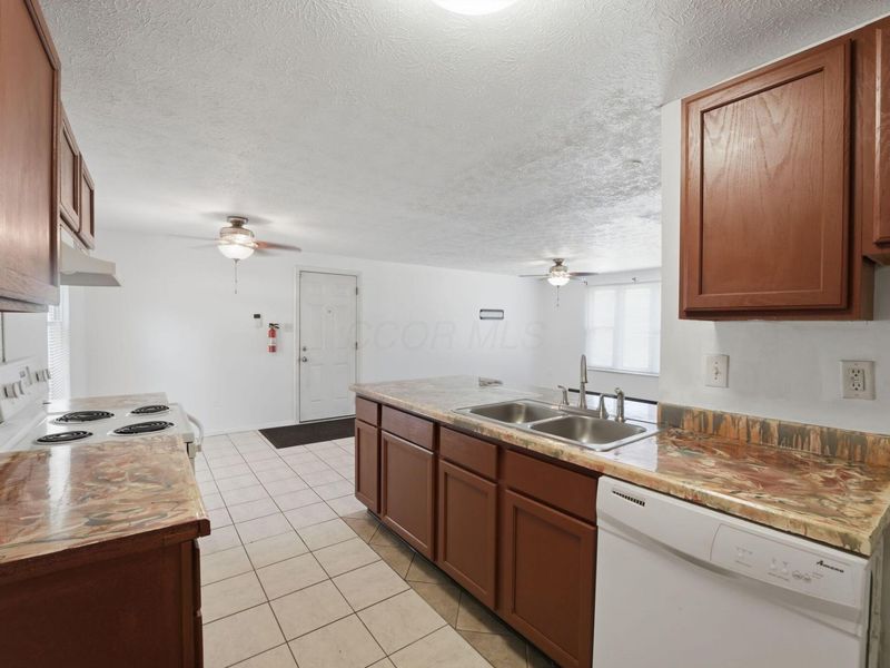 1565 Rock Creek Drive , Grove City, OH 43123 Photo 9