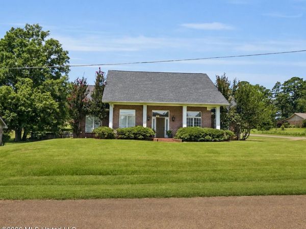 411 Chenoa Avenue, Carthage, MS 39051