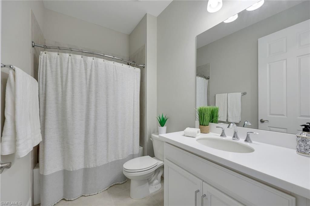 18725 Lake Hammock Dr , Naples, FL 34114 Photo