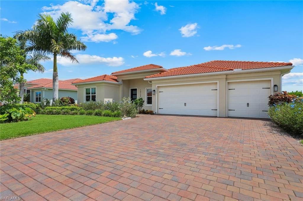 18725 Lake Hammock Dr , Naples, FL 34114 Photo