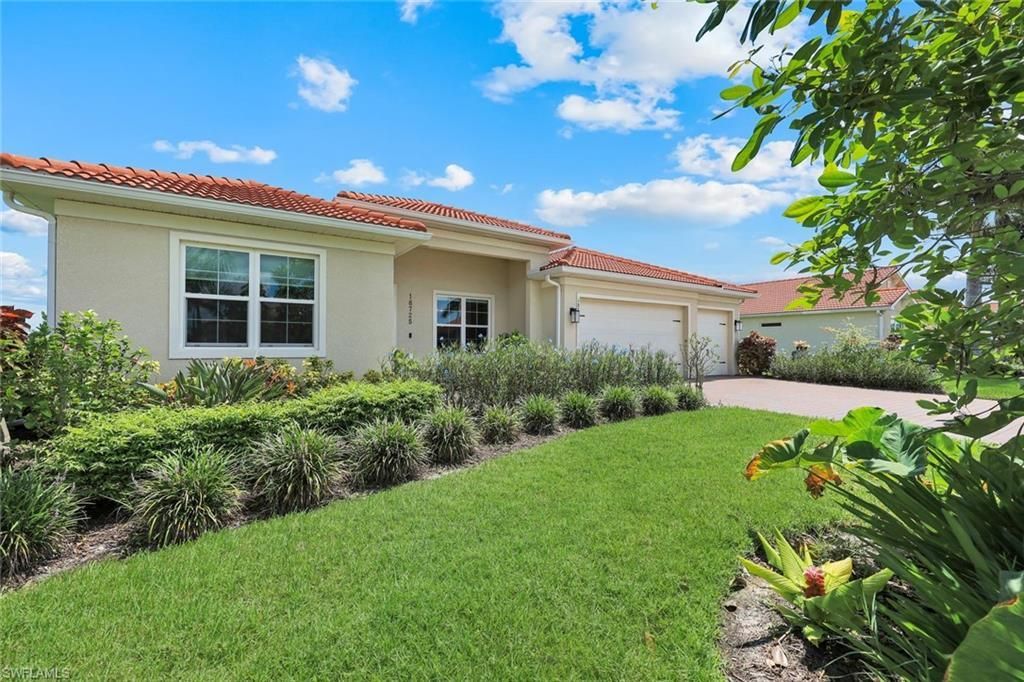 18725 Lake Hammock Dr , Naples, FL 34114 Photo