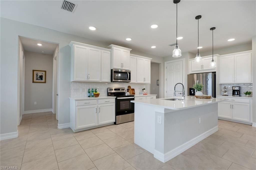18725 Lake Hammock Dr , Naples, FL 34114 Photo