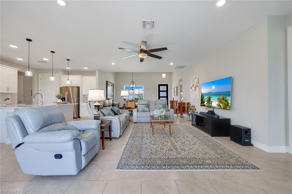 18725 Lake Hammock Dr , Naples, FL 34114 Photo