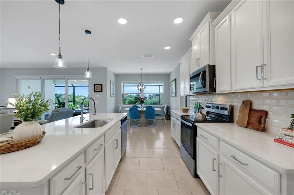 18725 Lake Hammock Dr , Naples, FL 34114 Photo
