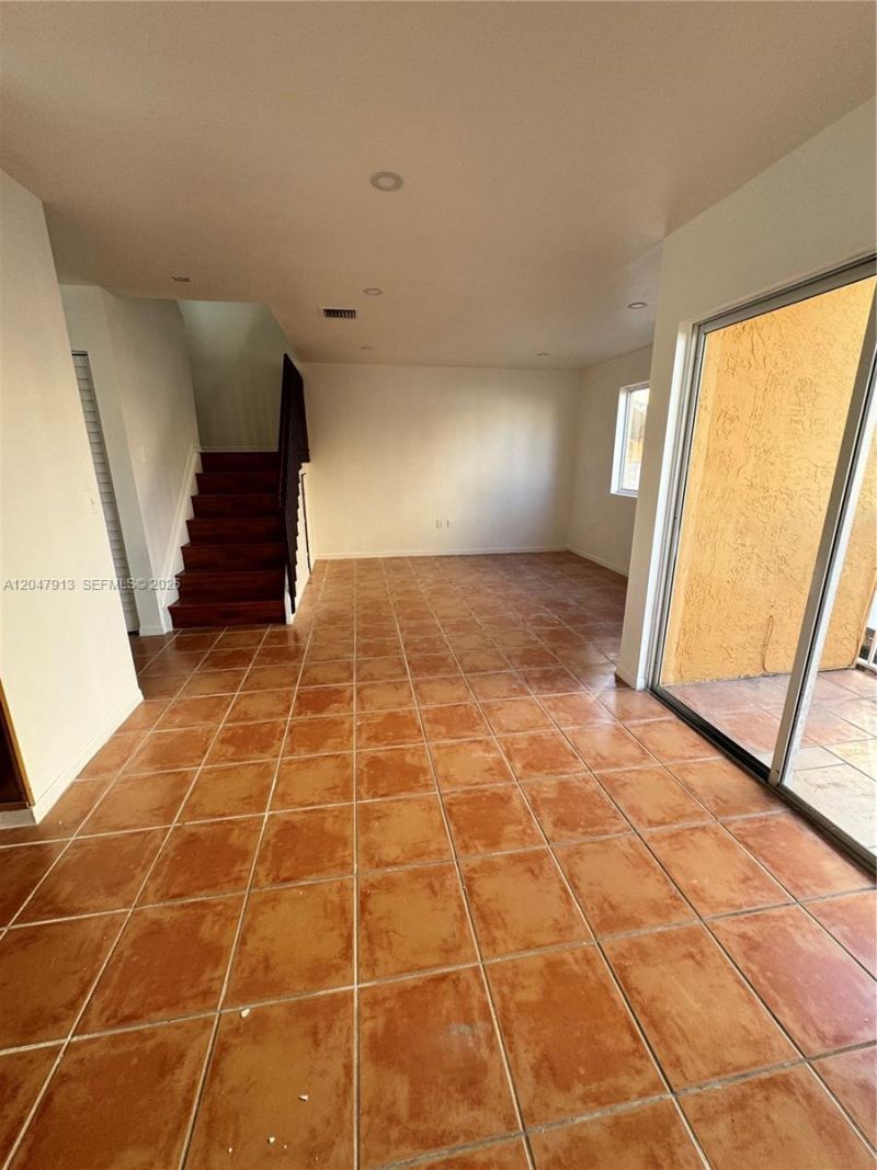 6245 Kendale Lakes Cir , Unit 208, Miami, FL 33183 Photo