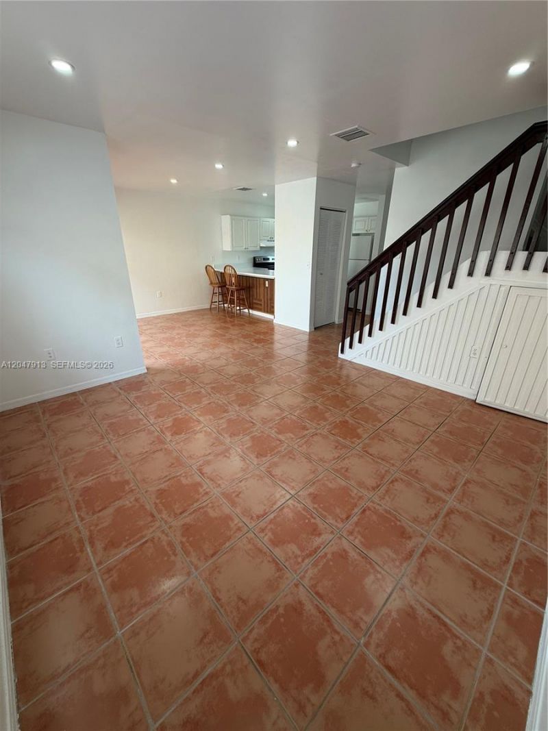 6245 Kendale Lakes Cir, Unit 208, Miami, FL 33183 Photo
