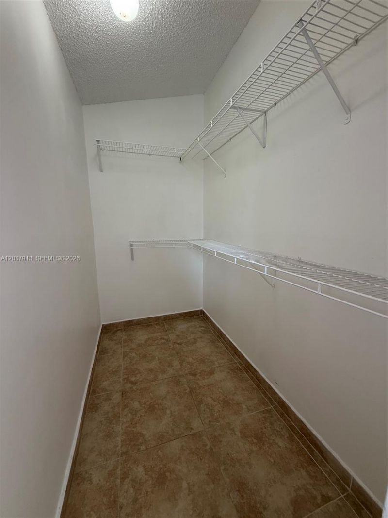 6245 Kendale Lakes Cir, Unit 208, Miami, FL 33183 Photo