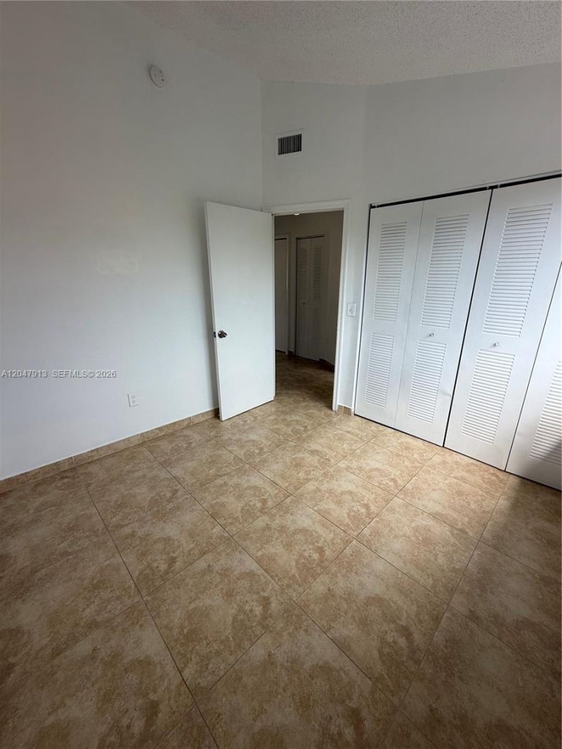 6245 Kendale Lakes Cir, Unit 208, Miami, FL 33183 Photo
