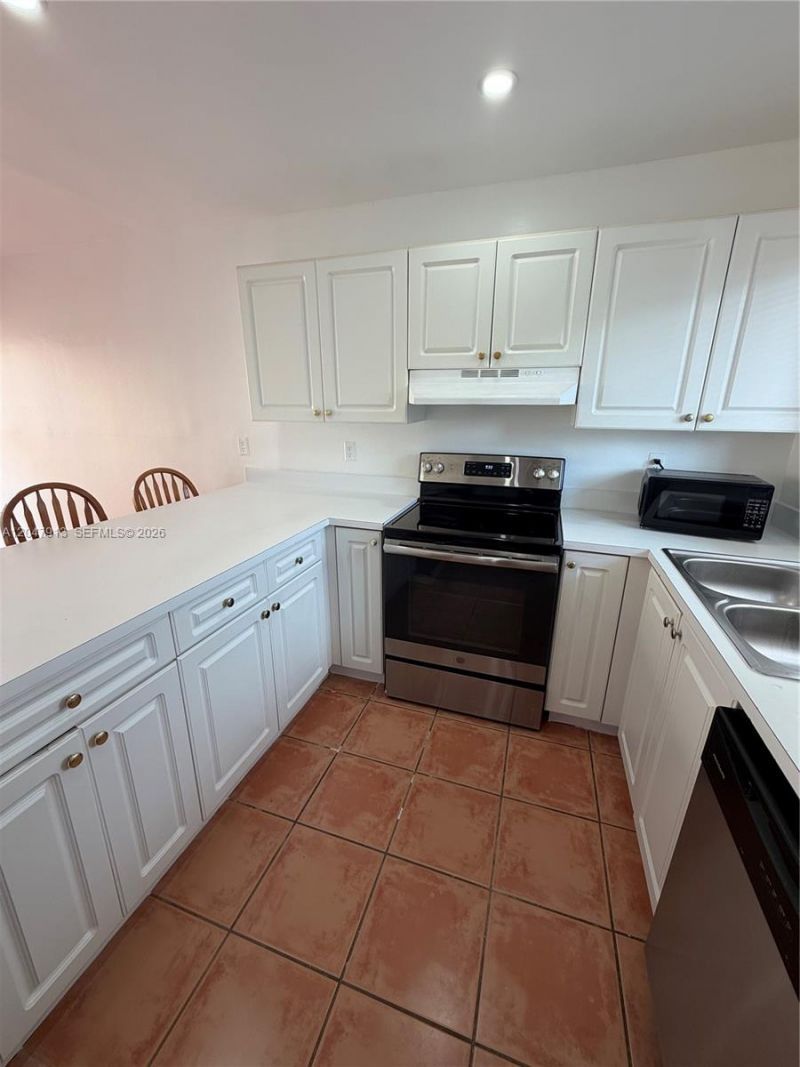 6245 Kendale Lakes Cir, Unit 208, Miami, FL 33183 Photo