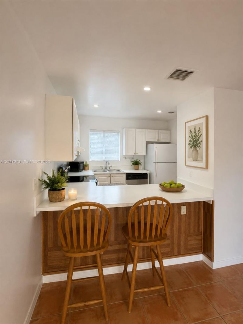 6245 Kendale Lakes Cir, Unit 208, Miami, FL 33183 Photo