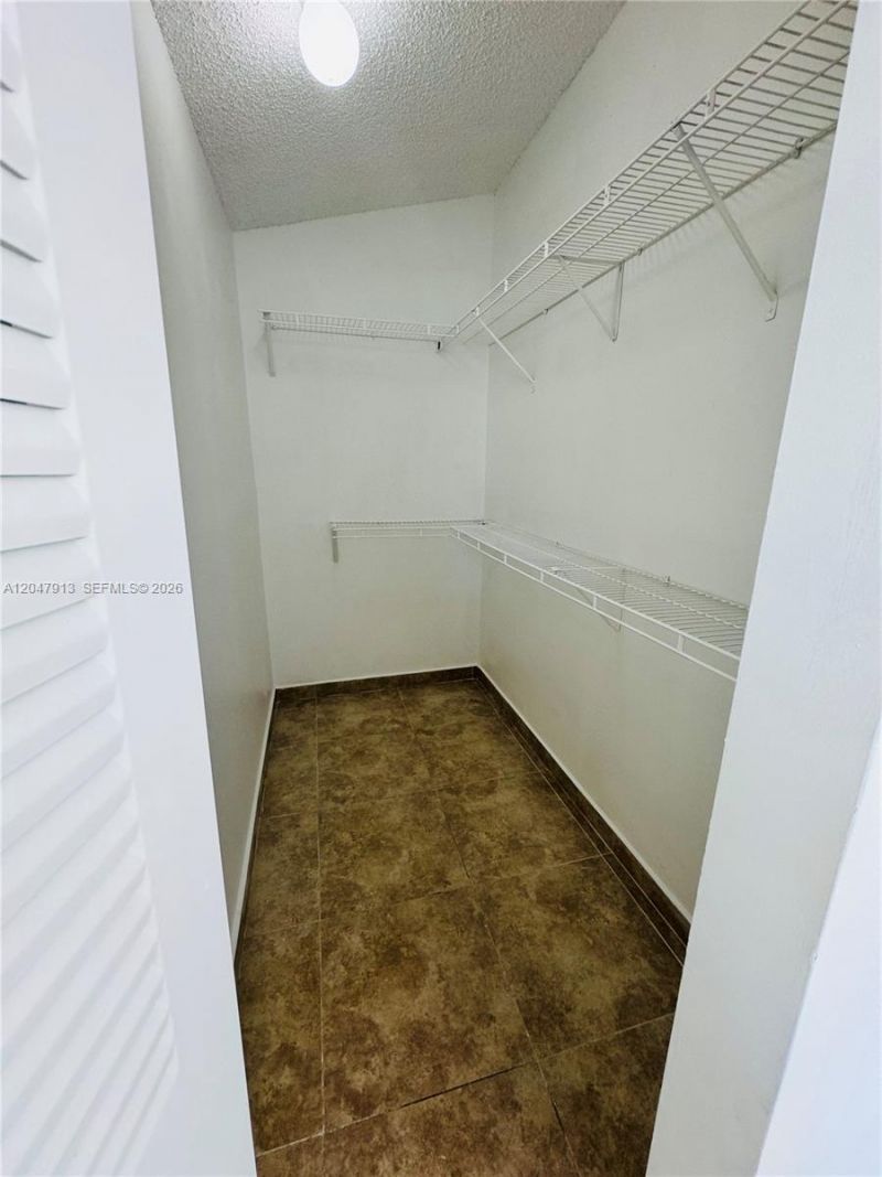 6245 Kendale Lakes Cir , Unit 208, Miami, FL 33183 Photo