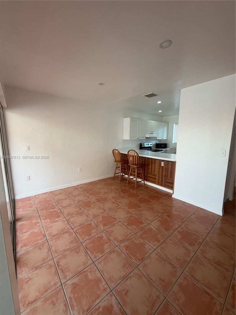 6245 Kendale Lakes Cir, Unit 208, Miami, FL 33183 Photo