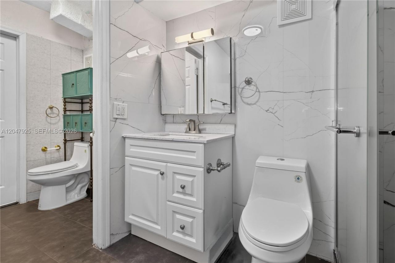 6070 W 18th Ave , Unit 209, Hialeah, FL 33012 Photo