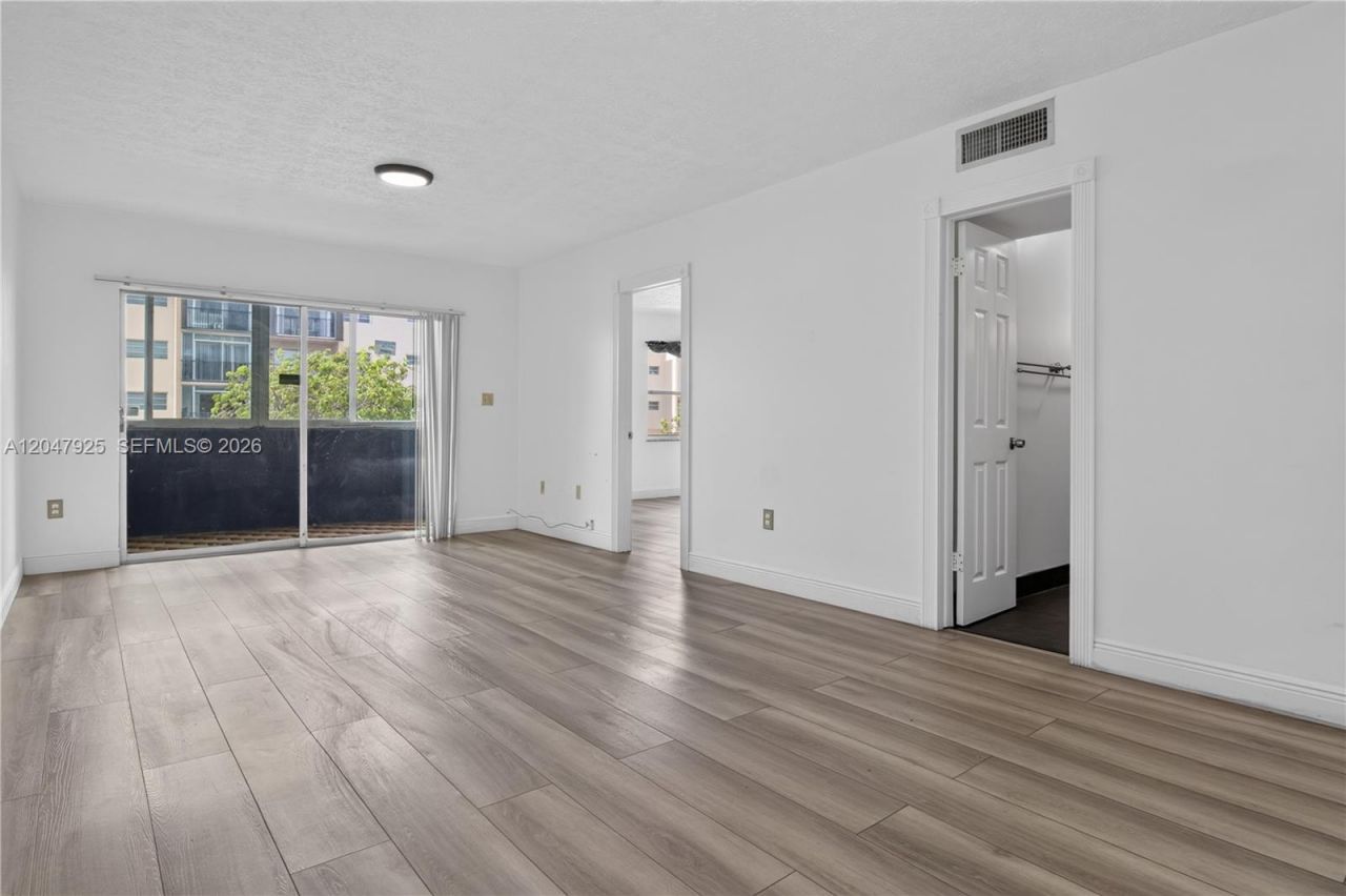 6070 W 18th Ave , Unit 209, Hialeah, FL 33012 Photo