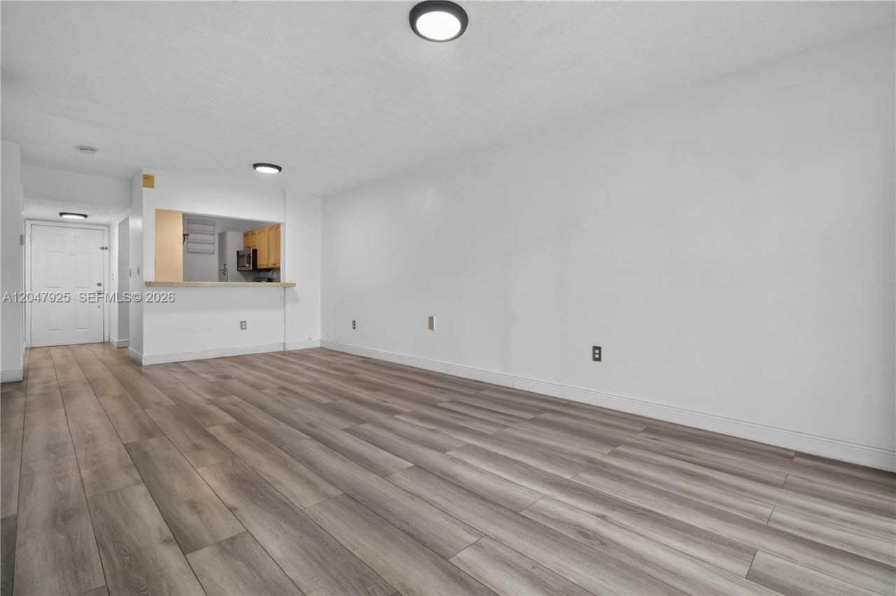 6070 W 18th Ave , Unit 209, Hialeah, FL 33012 Photo