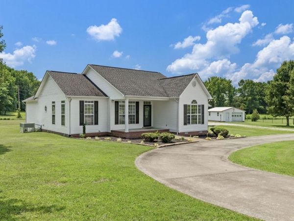 41 Harding St, Leoma, TN 38468