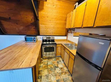 838 San Francisco Avenue, South Lake Tahoe, CA 96150 Photo