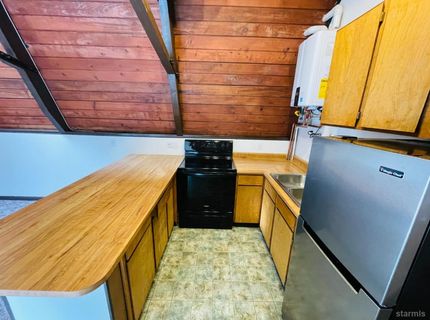 838 San Francisco Avenue, South Lake Tahoe, CA 96150 Photo