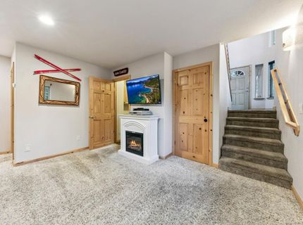 1201 Canarsee Street, South Lake Tahoe, CA 96150 Photo