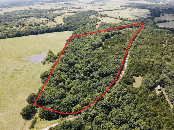 000 CR 27300 , Roxton, TX 75477
