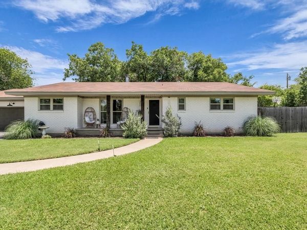 801 Gaywood Drive, Woodway, TX 76712