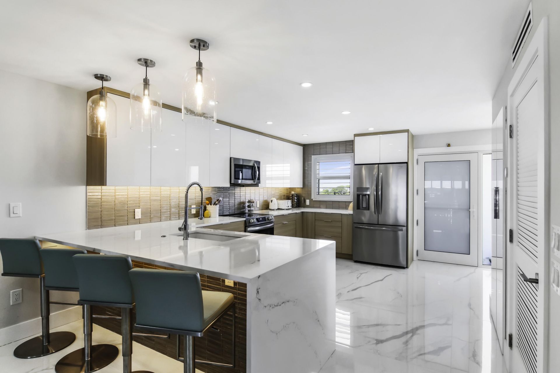 44 Yacht Club Drive, Unit 611, North Palm Beach, FL 33408 Photo