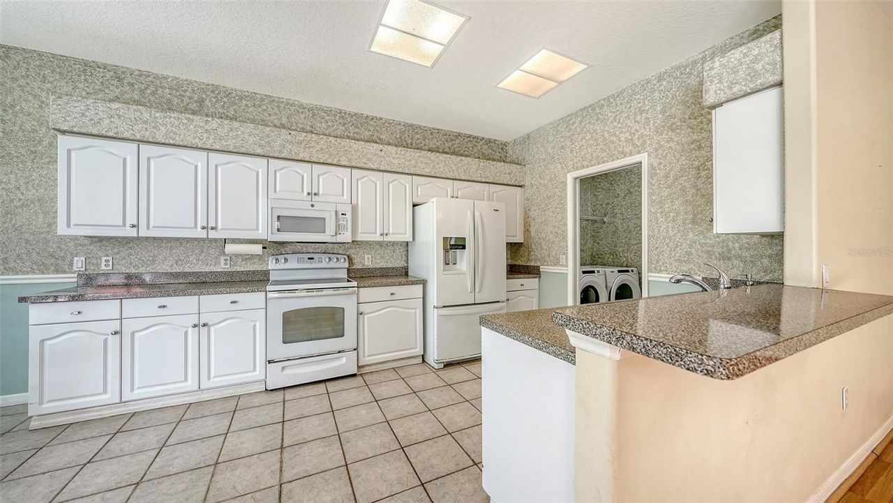 7287 38th Court E, Sarasota, FL 34243 Photo