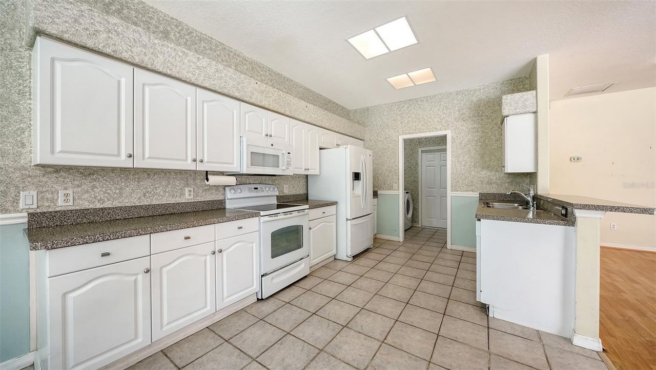 7287 38th Court E, Sarasota, FL 34243 Photo