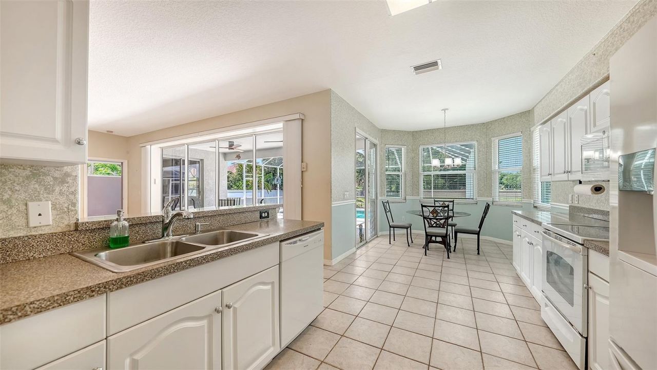 7287 38th Court E, Sarasota, FL 34243 Photo