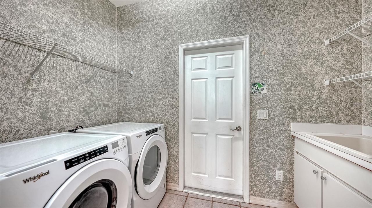 7287 38th Court E, Sarasota, FL 34243 Photo