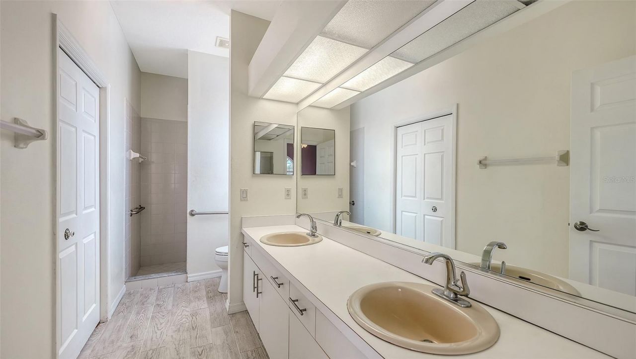 7287 38th Court E, Sarasota, FL 34243 Photo