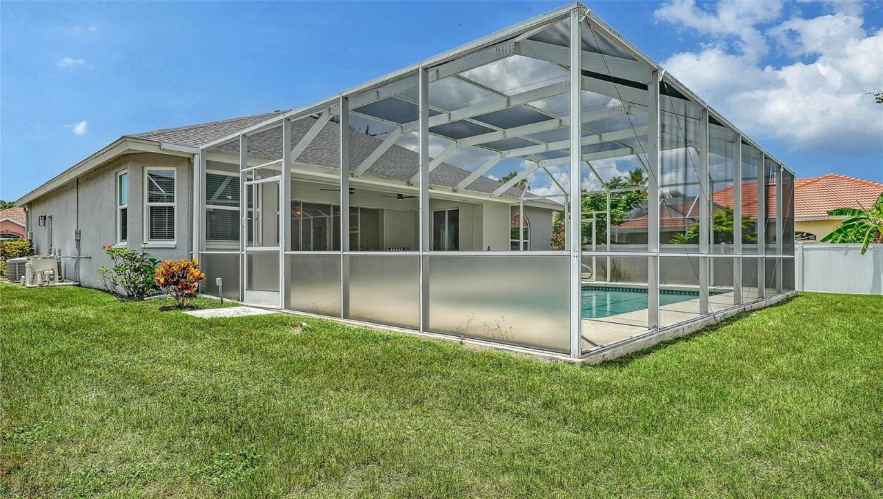 7287 38th Court E, Sarasota, FL 34243 Photo