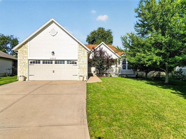 3905 SW EVERGREEN Lane, Lee's Summit, MO 64082