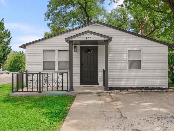 200 E Mccarty Street, Edgerton, KS 66021