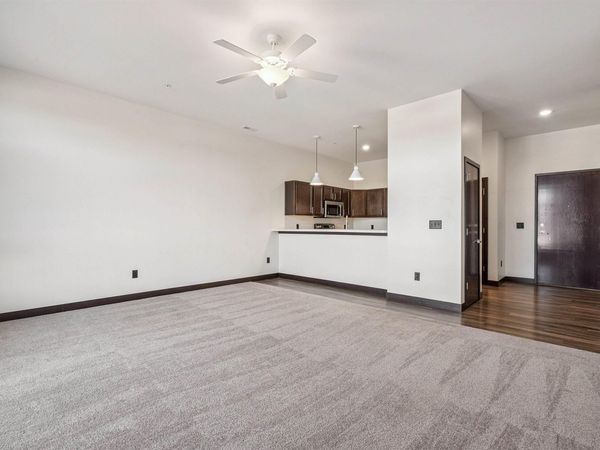 120 Twin Steeples Circle NE #210 , Dyersville, IA 52040