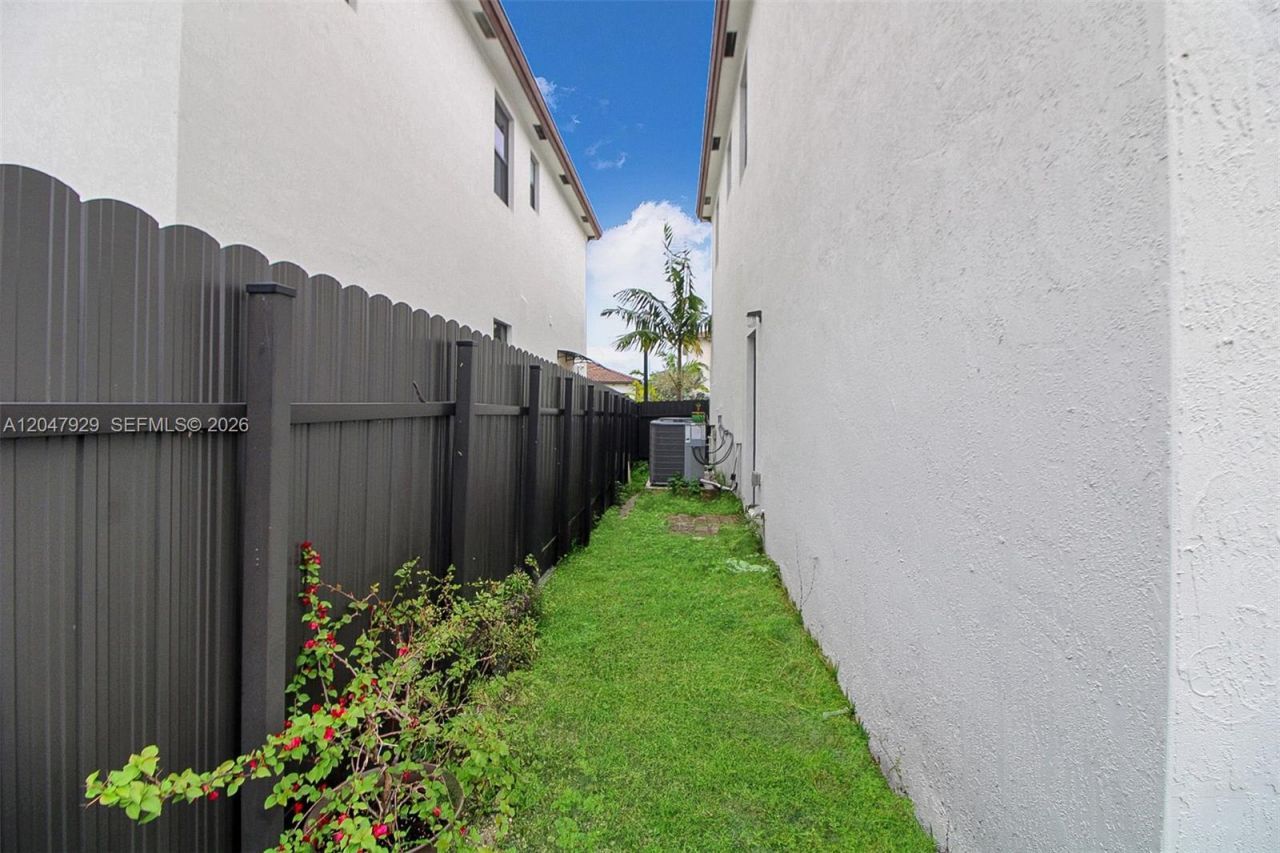 12900 SW 229th St , Miami, FL 33170 Photo
