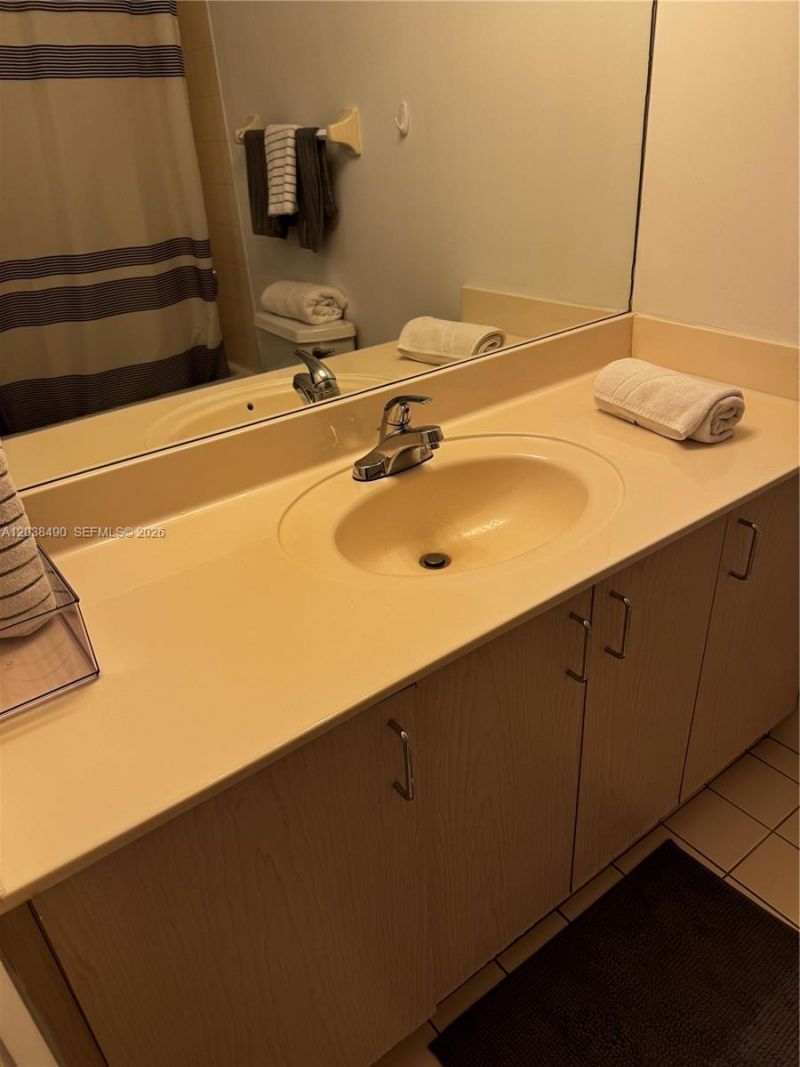 185 SE 14th Ter , Unit 1812, Miami, FL 33131 Photo