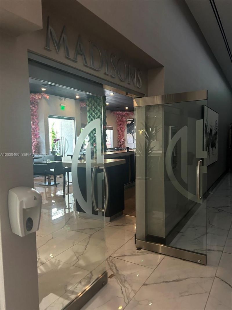 185 SE 14th Ter , Unit 1812, Miami, FL 33131 Photo