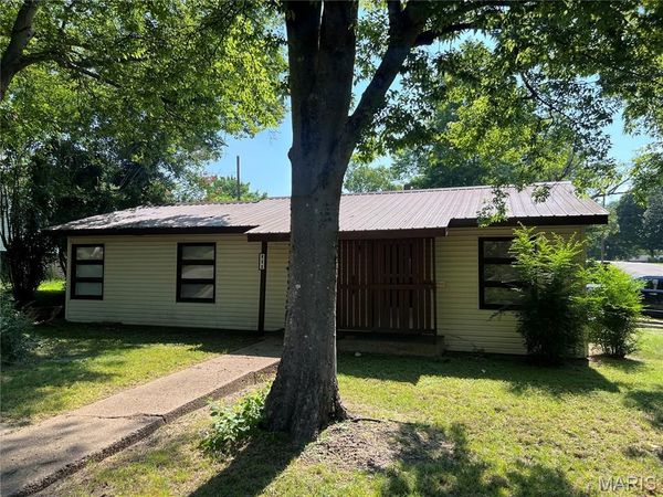 500 Lafayette Street , Doniphan, MO 63935