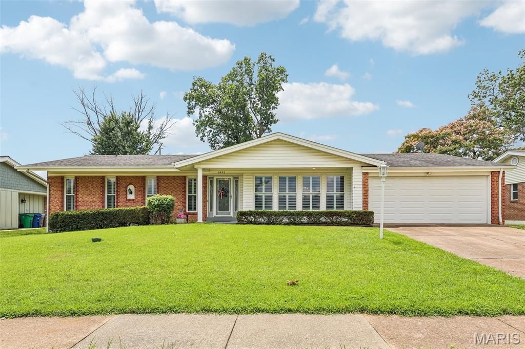 2850 Firelight Drive, Saint Louis, MO 63129 Main Photo